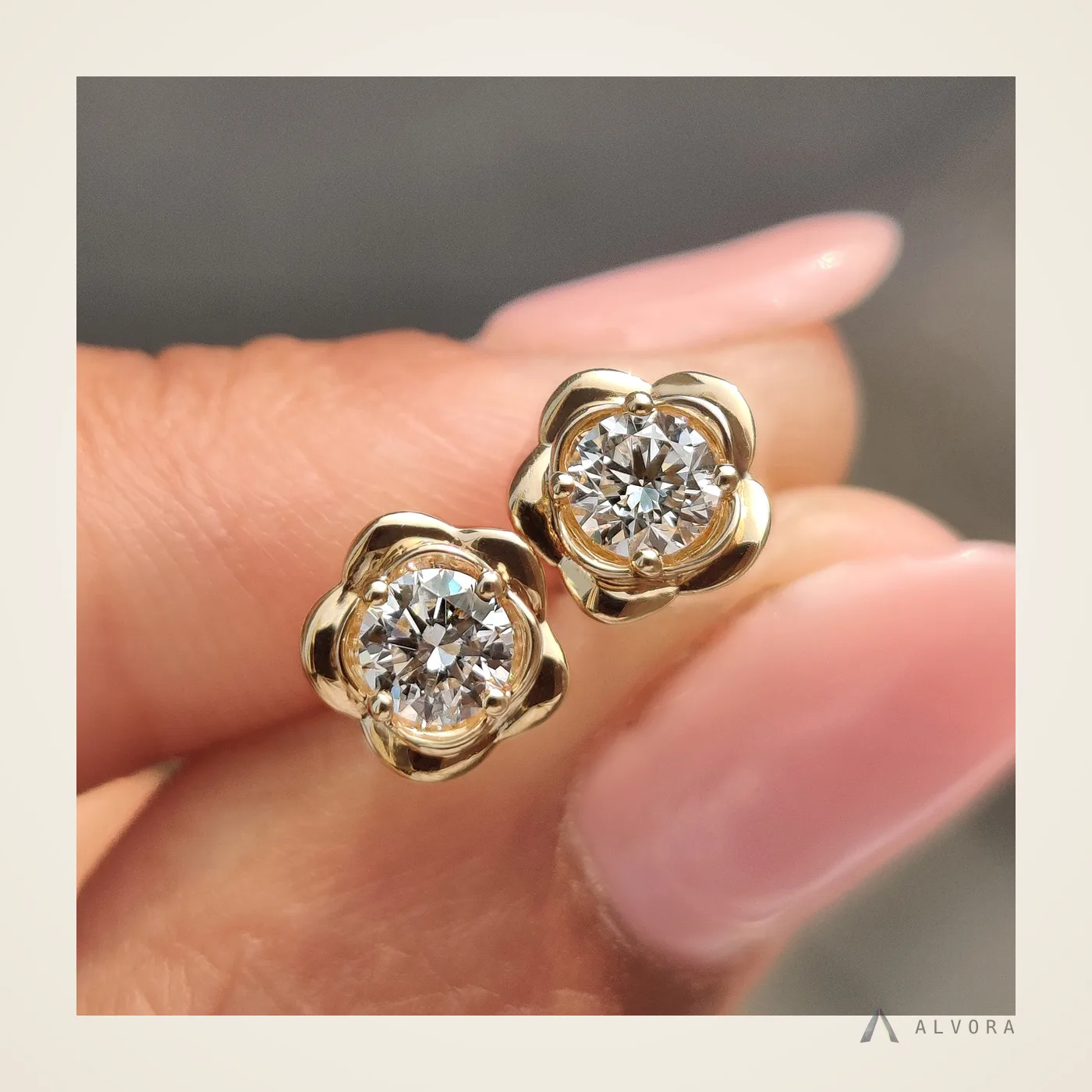 Kestrel Round Studs, round studs lab-grown diamond earrings