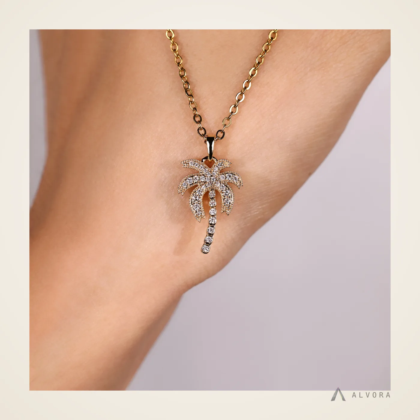 Wilhelmina Round Pendant, round pendant lab-grown diamond pendant