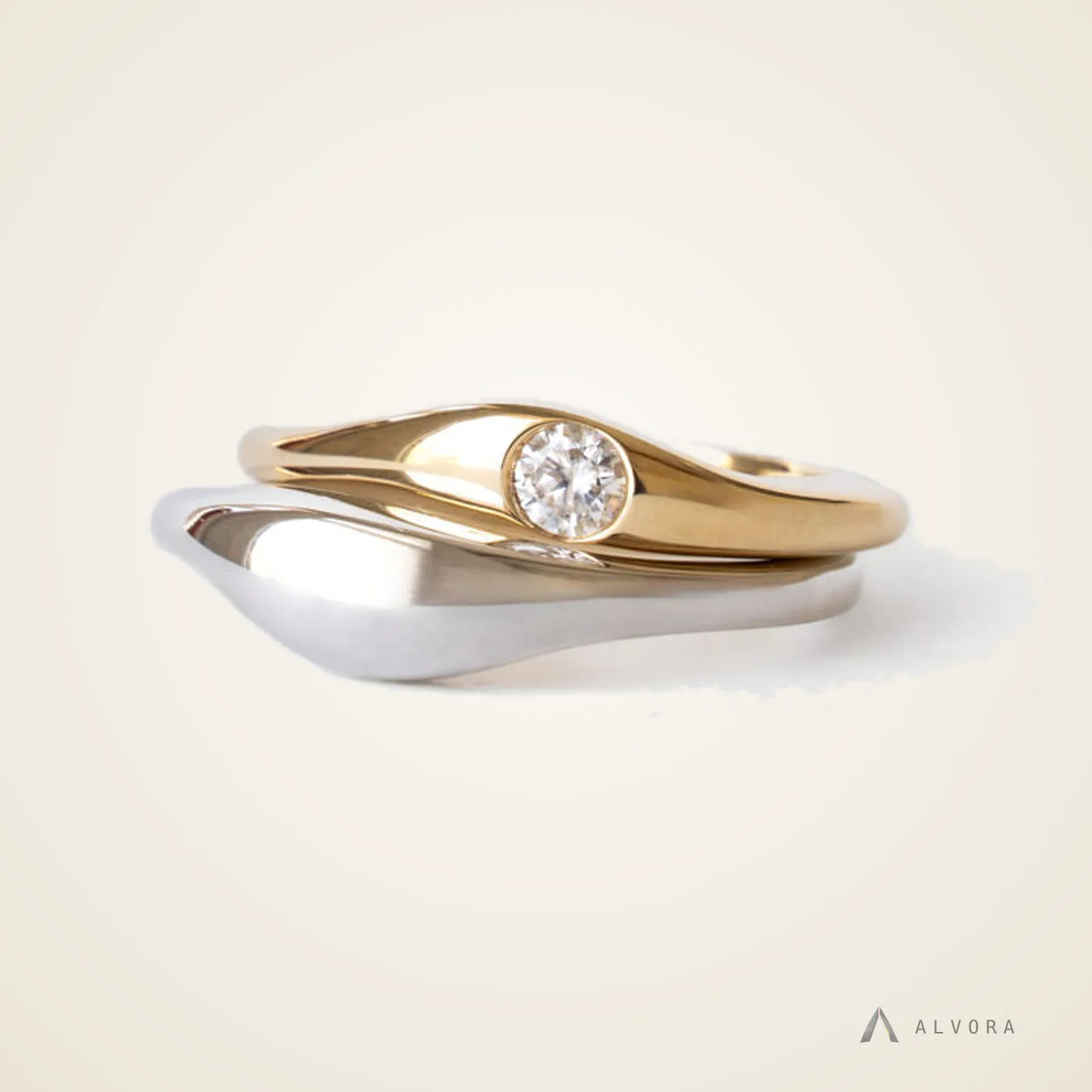 Aurel Oval East-West, oval east-west lab-grown diamond engagement ring