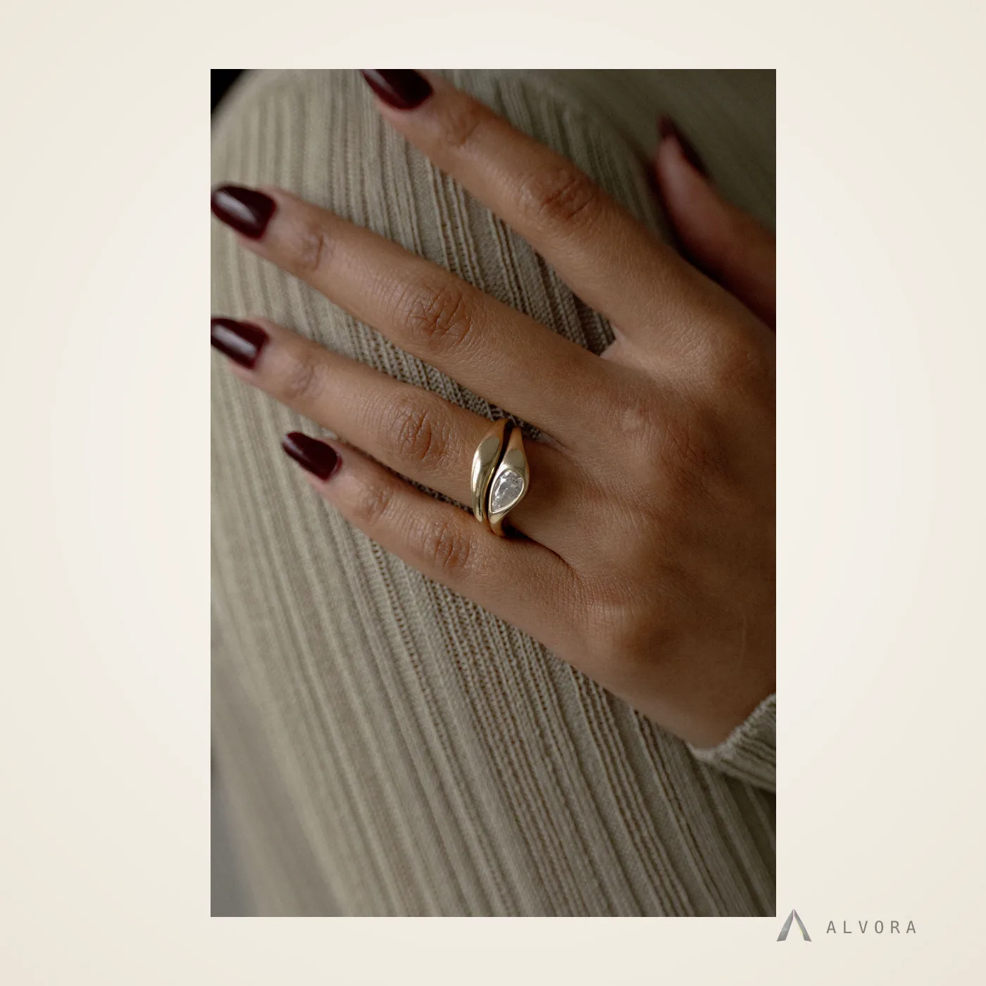 Aurel Pear East-West, pear east-west lab-grown diamond engagement ring