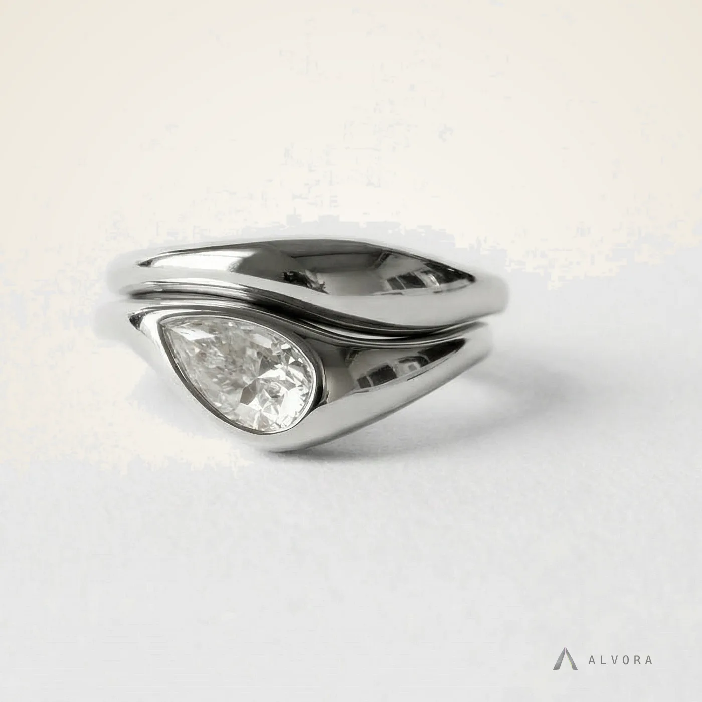 Aurel Pear East-West, pear east-west lab-grown diamond engagement ring