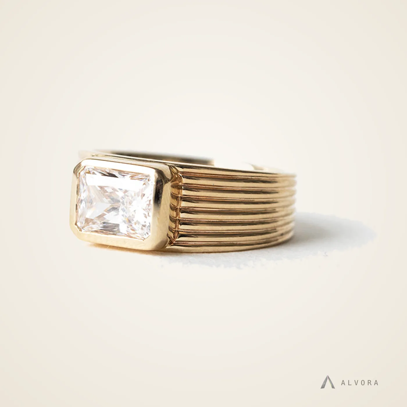 Anouk Radiant East-West, radiant east-west lab-grown diamond engagement ring