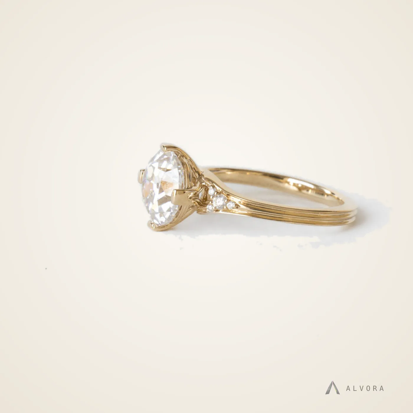 Elodie Solitaire, solitaire lab-grown diamond engagement ring