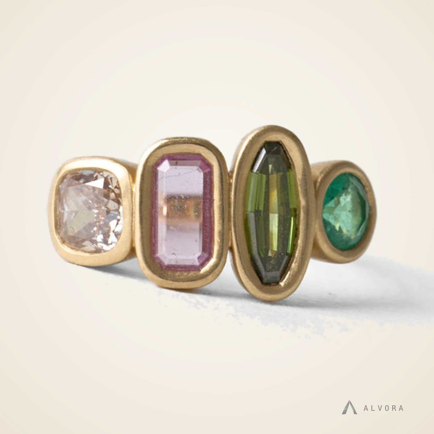 Giulietta Solitaire, solitaire lab-grown diamond engagement ring
