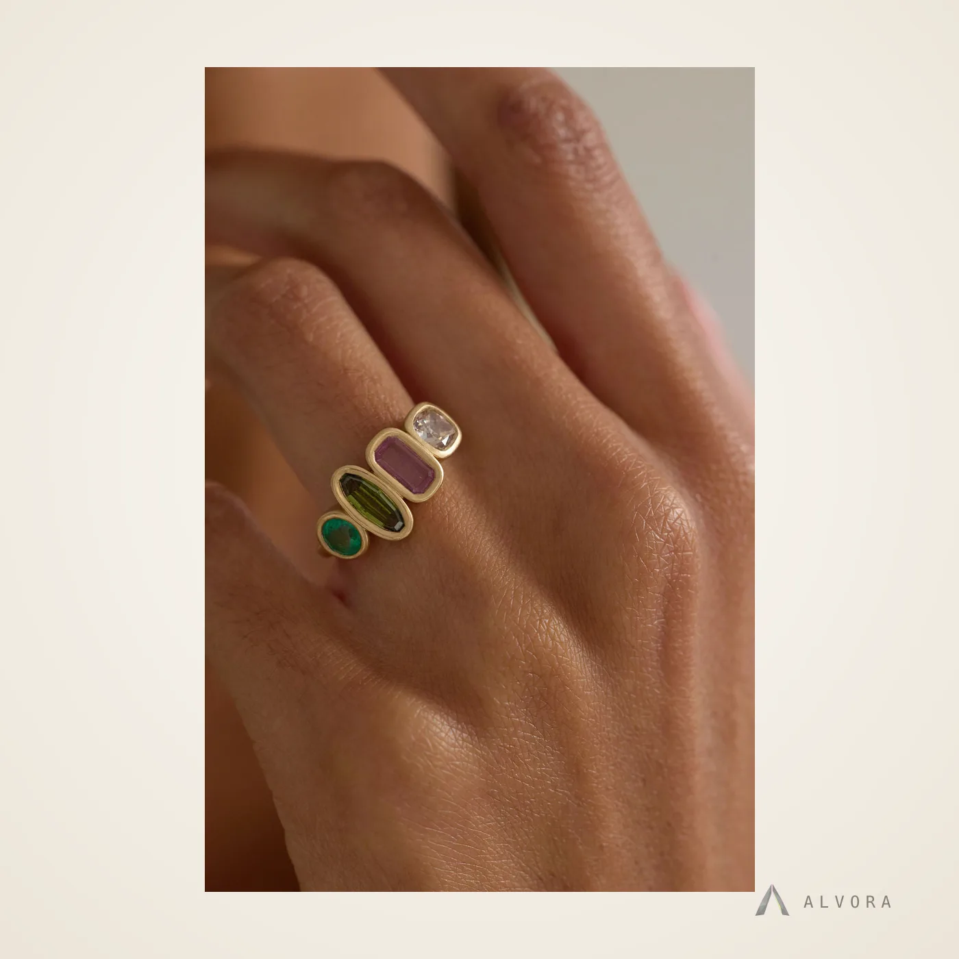 Giulietta Solitaire, solitaire lab-grown diamond engagement ring