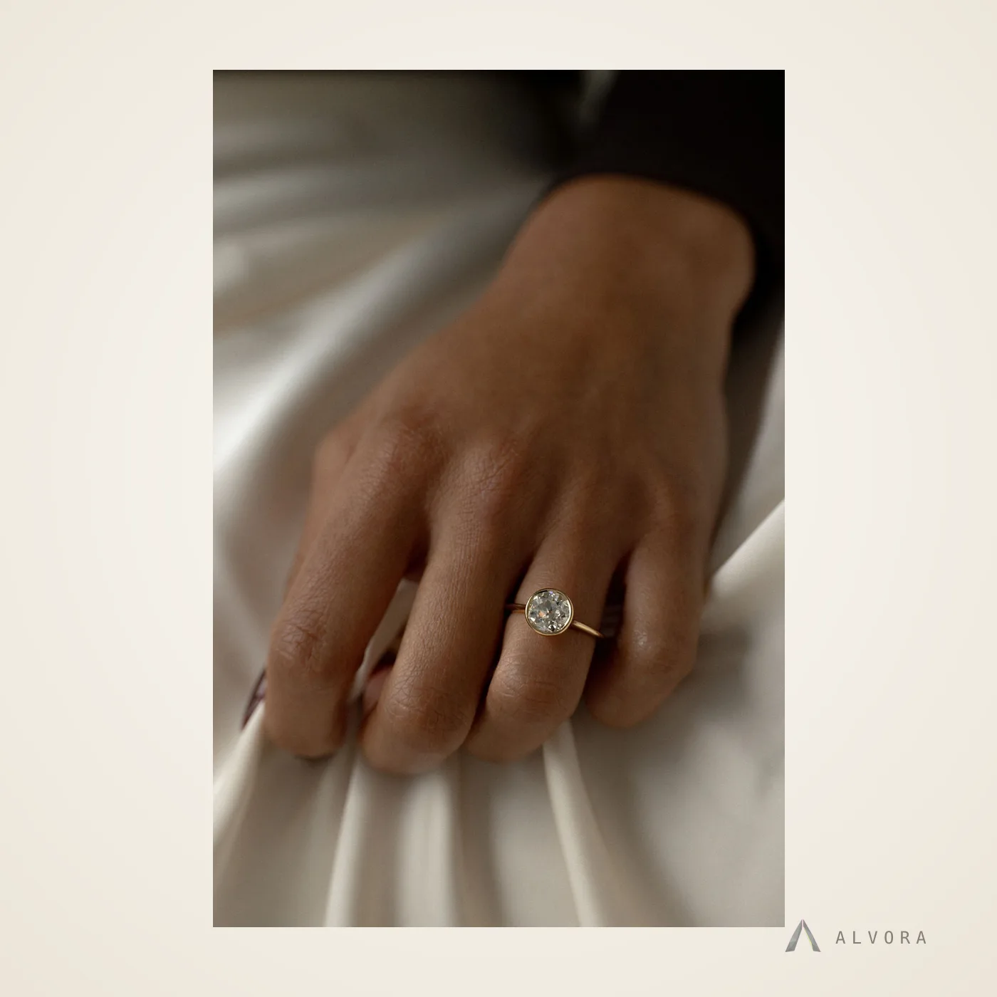 Nerida Round Bezel, round bezel lab-grown diamond engagement ring