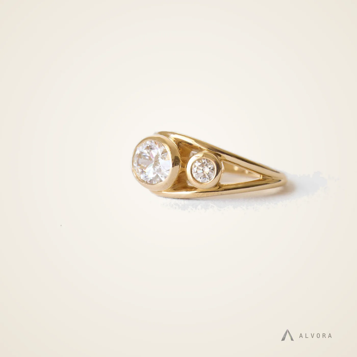 Iolanthe Oval East-West, oval east-west lab-grown diamond engagement ring
